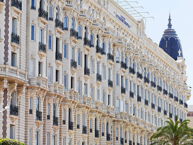 location de voiture avec chauffeur à Cannes