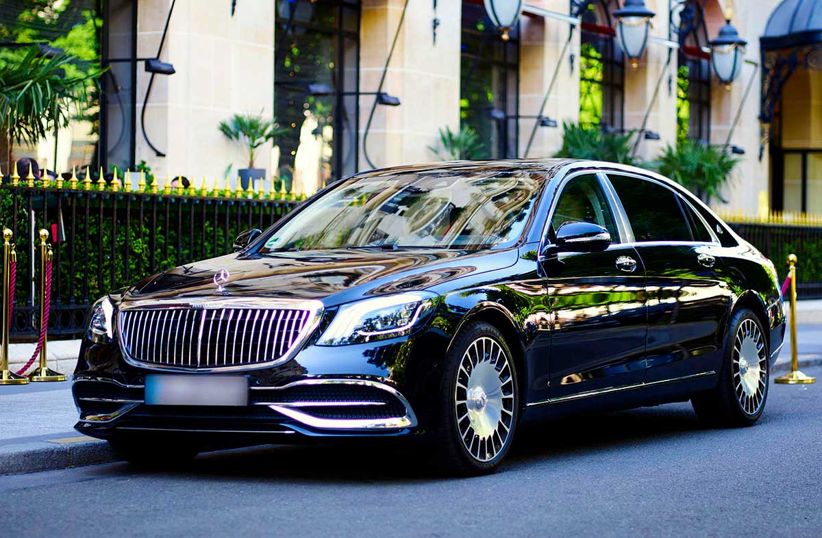 Private chauffeur service and luxury car rental